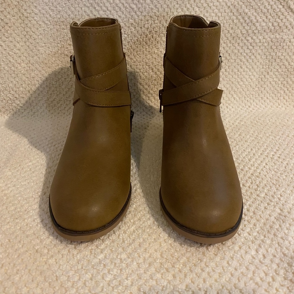 Girl’s boots